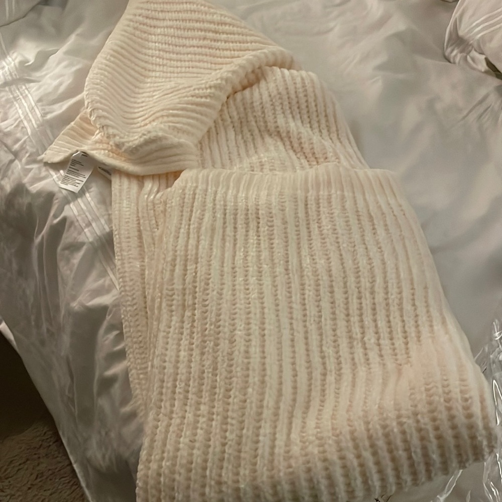 Nordstrom Chenille Throw Blanket in Ivory 50x60 NEW.
